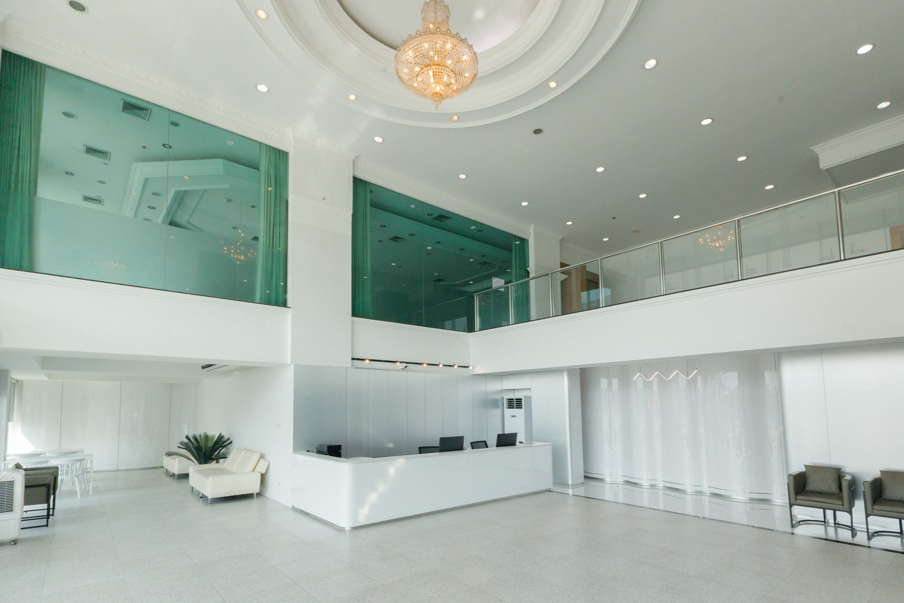 Reception & Lobby