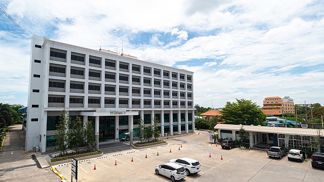 Exterior & Building