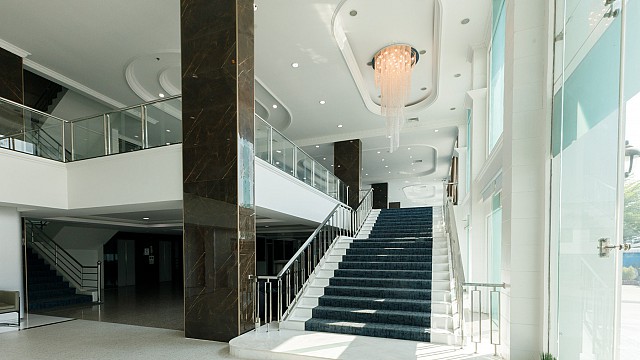 Reception & Lobby